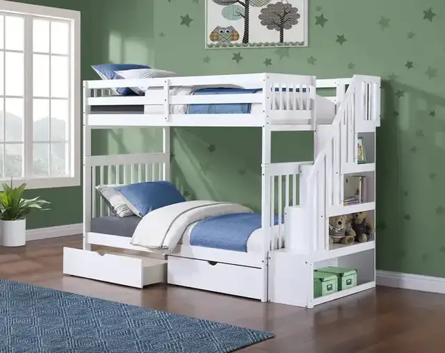 B 1847 - 39"/39" Bunk (White)(Reversible stairs)