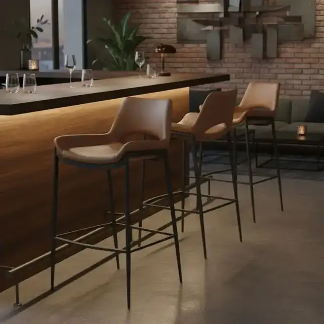 Icona 30" Bar Stool in Saddle and Black