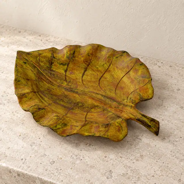 Green Leaf Plate — Elevated Three Quarter