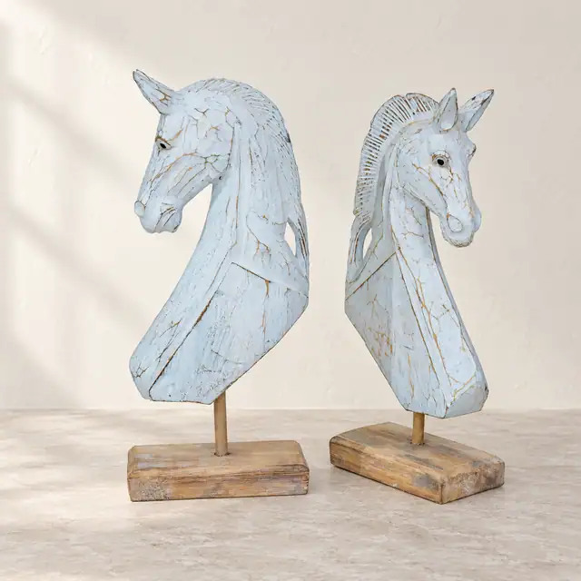 White Horse Decor Set